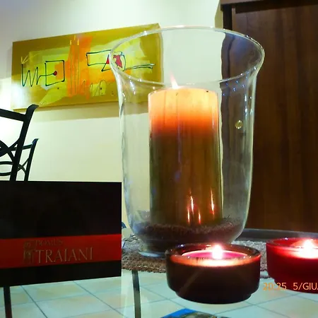 Domus Traiani לינה וארוחת בוקר
