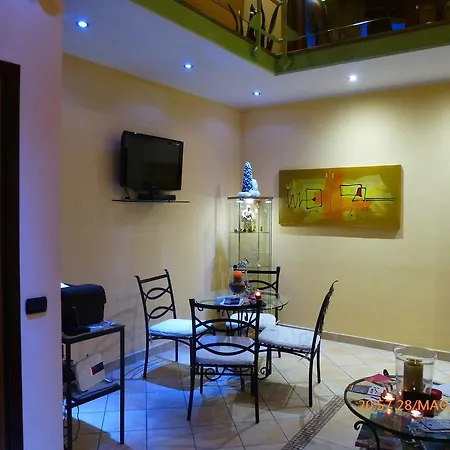 Domus Traiani 4*