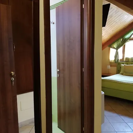 Domus Traiani Bed & Breakfast 4*