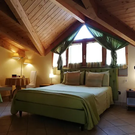 Domus Traiani 4* בנוונטו