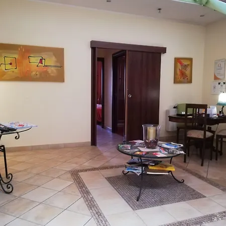 Domus Traiani לינה וארוחת בוקר 4*