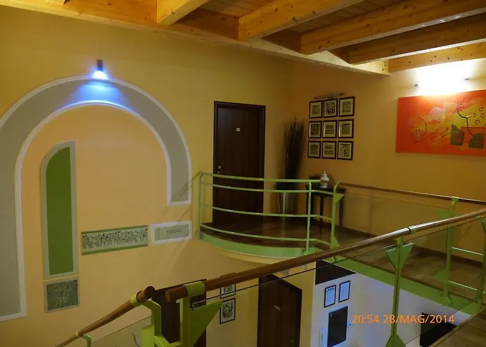 Domus Traiani 4* Μπενεβέντο